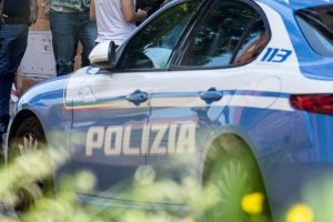 Verona, un ispettore e quattro agenti indagati per atti di violenza in Questura