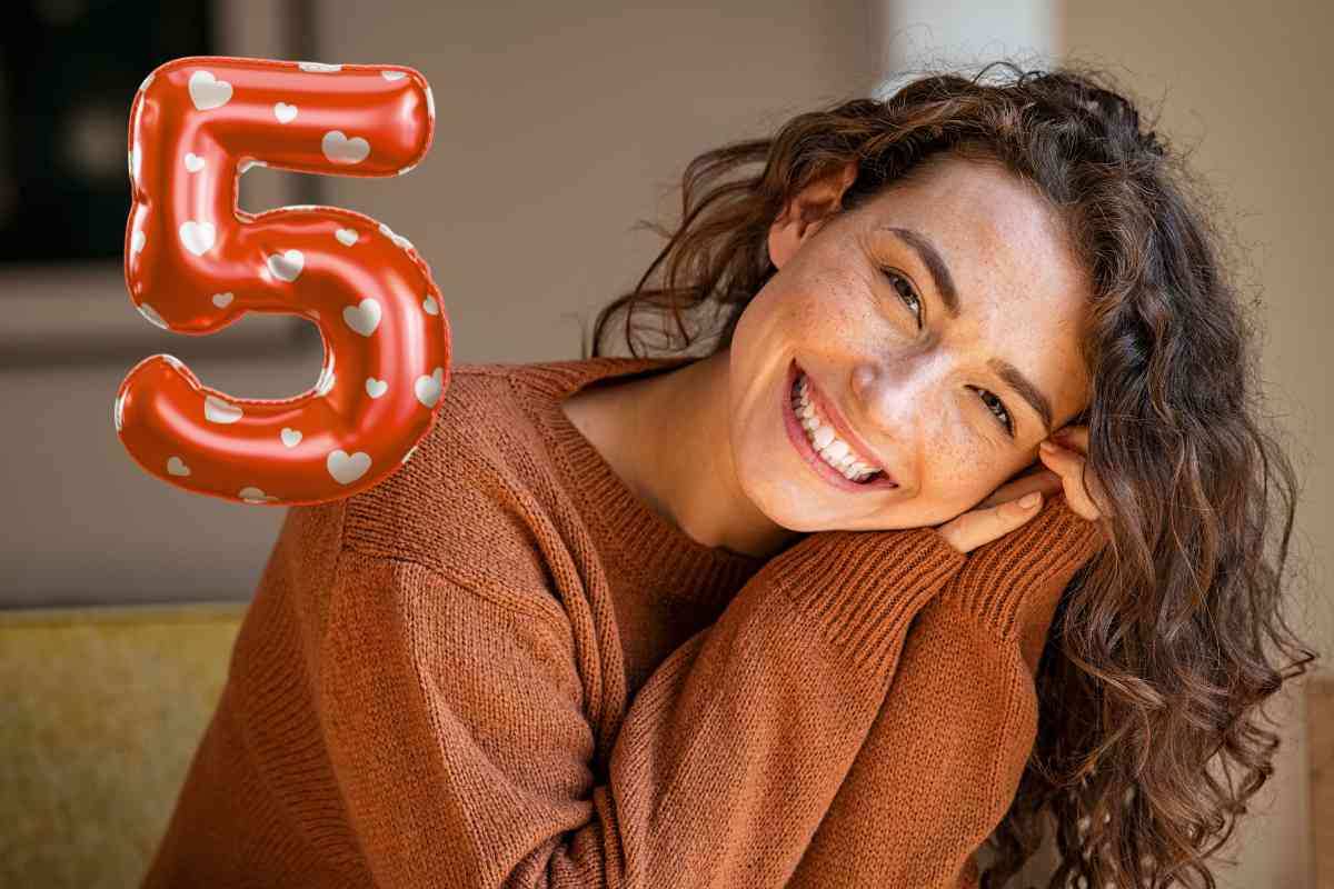 Donna felice e numero 5